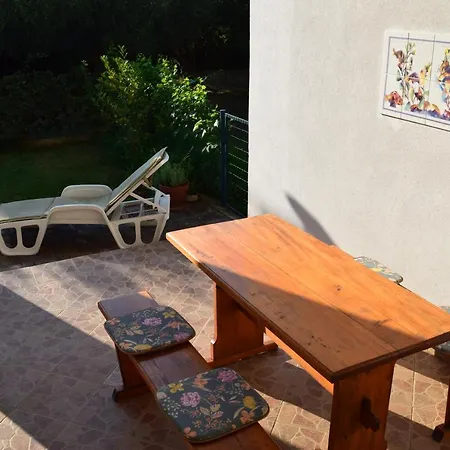 Apartmán Lovely With Two Terraces***